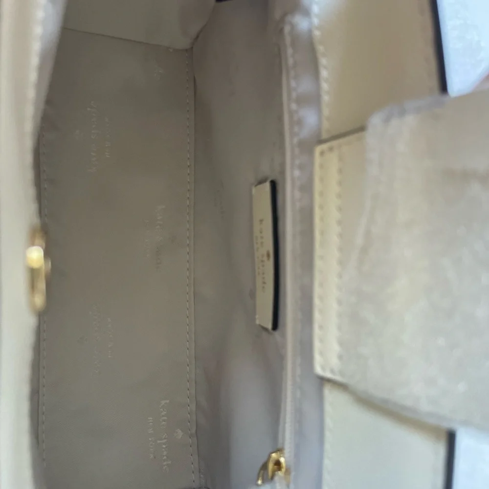 Kate Spade White and Red Heart Wristlet - Picture 9 of 10